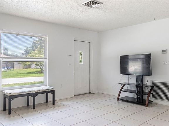 4th image of 1515 Tarpon Ave