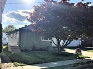 210 S 16th Ave, Manville, NJ 08835