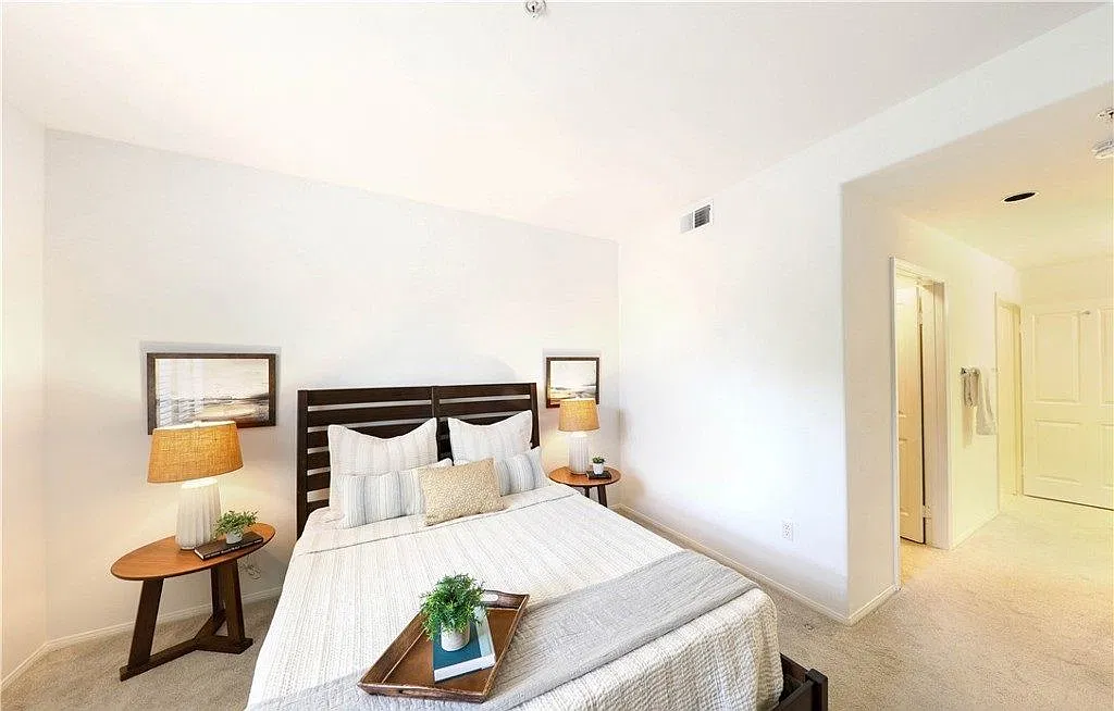 1 bed, 1.0 bath, 806 sqft, $2,500 — Photo 2