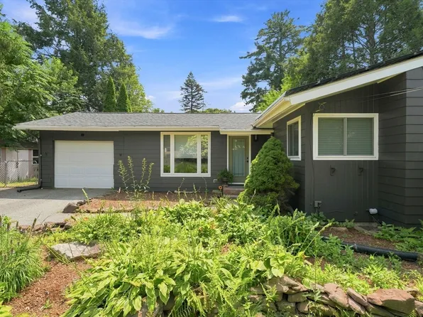 55 Lindsay Rd, Springfield, MA 01128