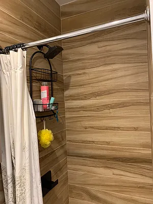 Rented by Greenrock Management | media 33