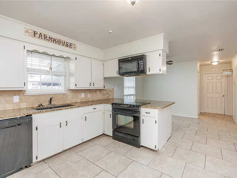 6702 Sahara Dr — Photo 16