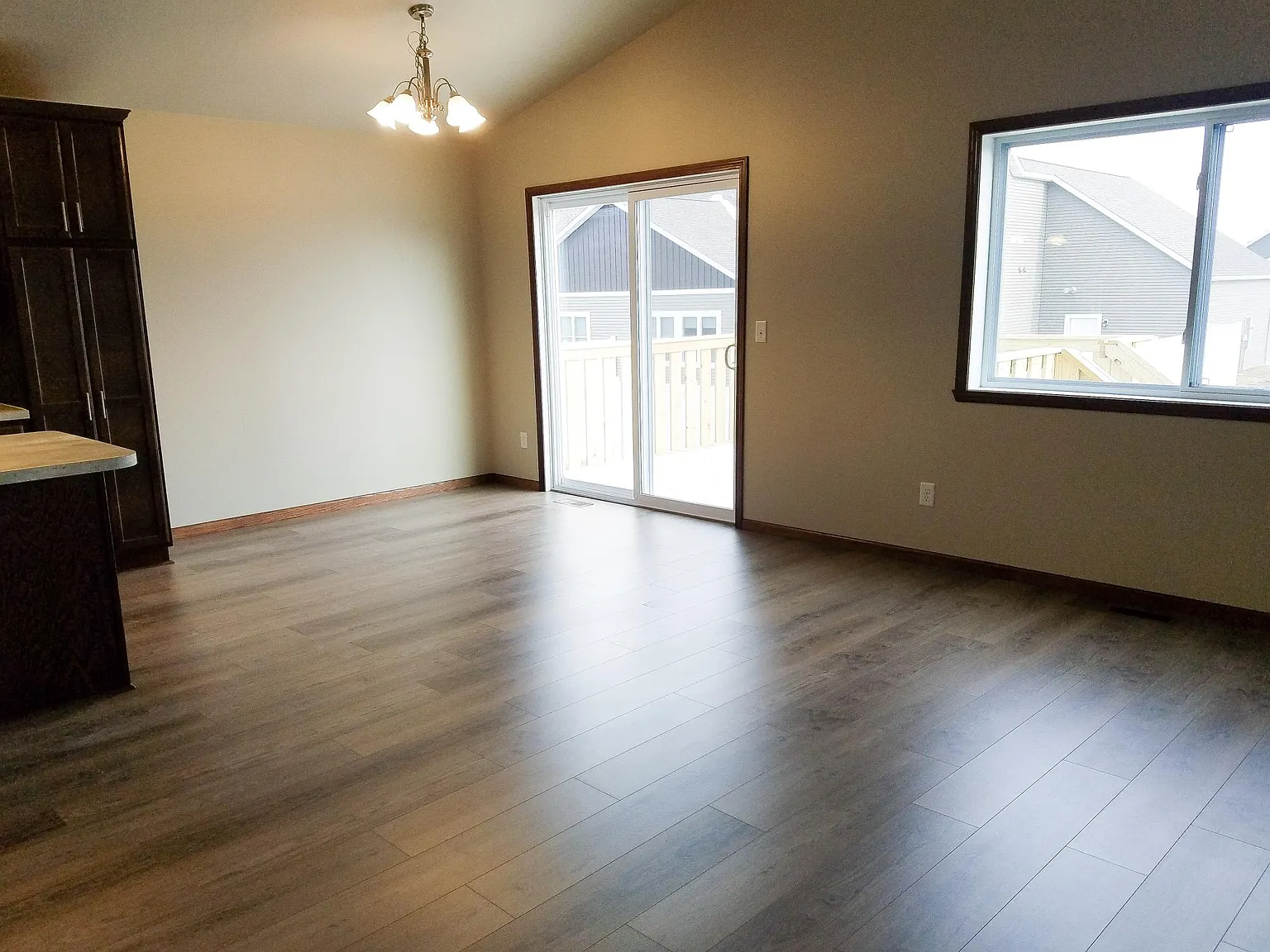 3 bed, 1790 sqft, $2,150 — Photo 2