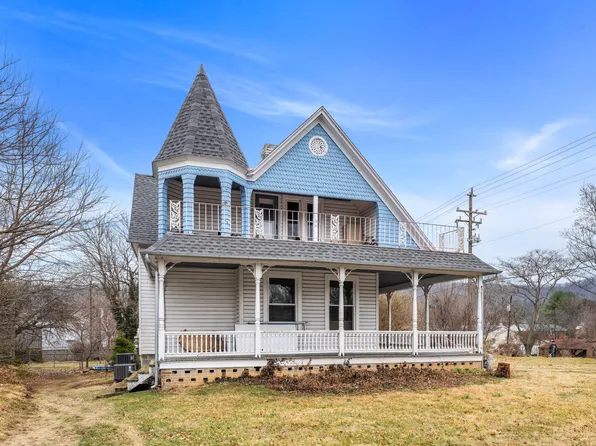 333 14th St, Waynesboro, VA 22980