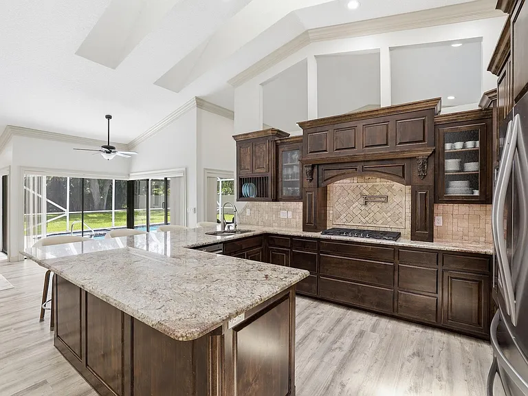 15600 Rolling Meadows Cir — Photo 24
