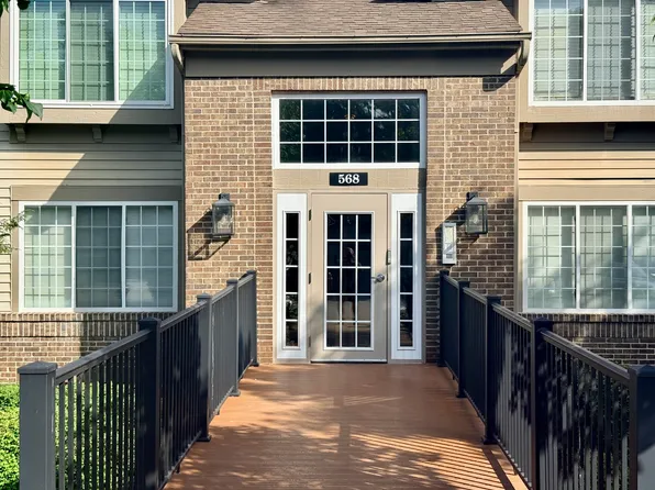 568 Cloverfield Ln APT 203, Fort Wright, KY 41011