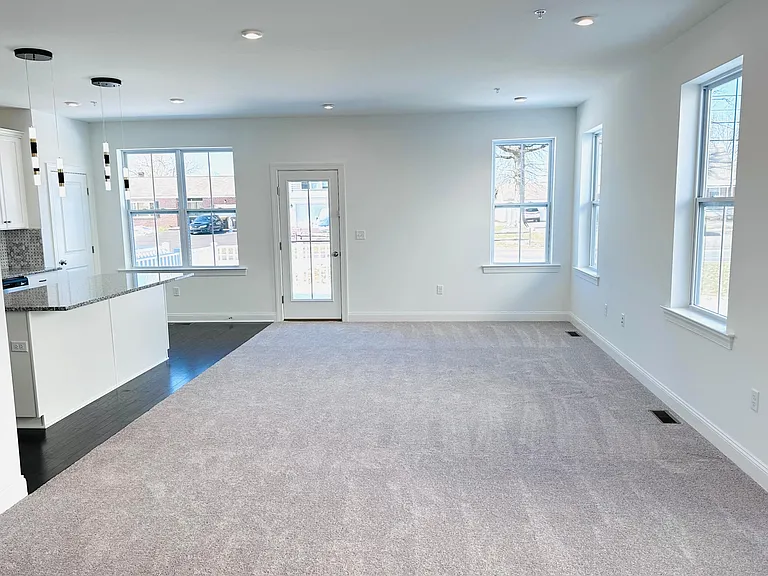 66 Ironwood Dr — Photo 3