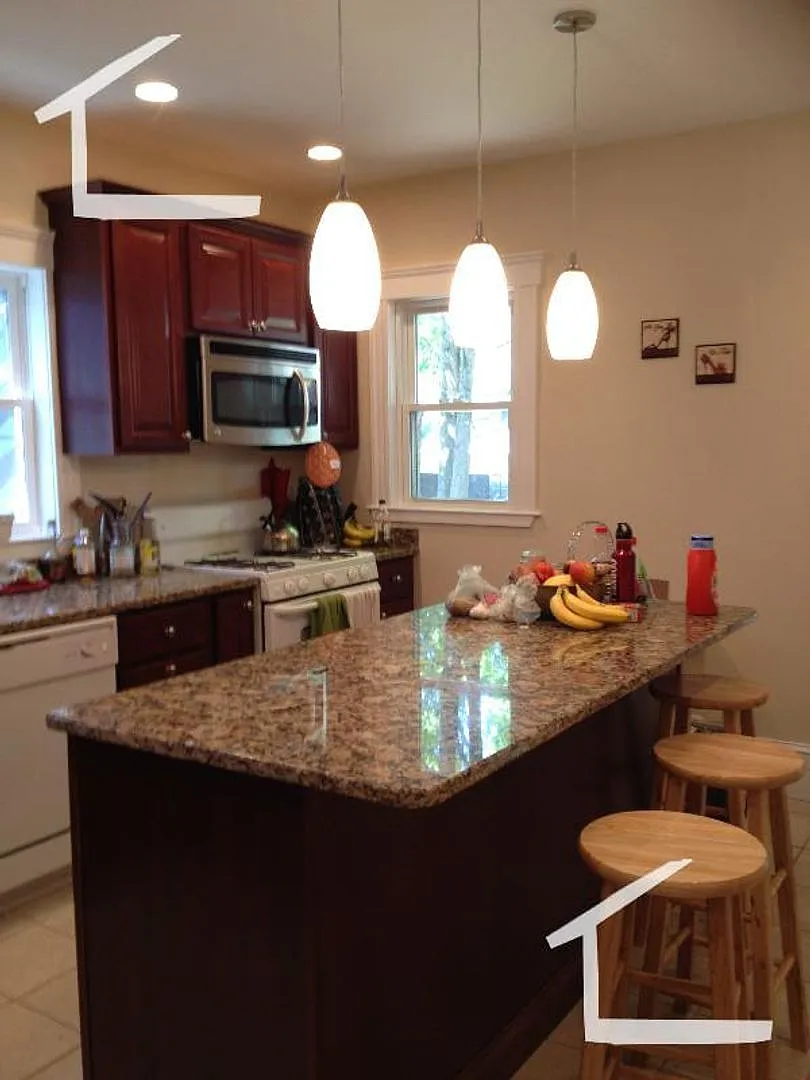 Building Photo - 73 Leicester St #3A