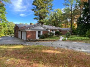 11 Strawberry Hill Rd, Bedford, NH 03110