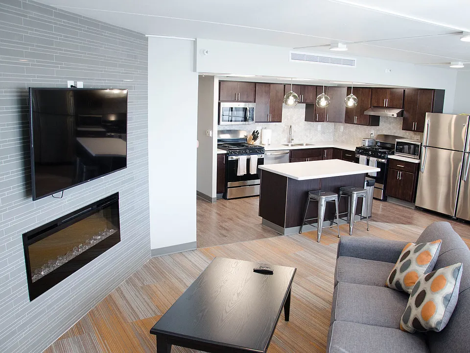 College Hill Apartments
