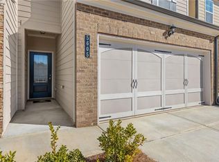 5605 Overview Dr, Flowery Branch, GA 30542