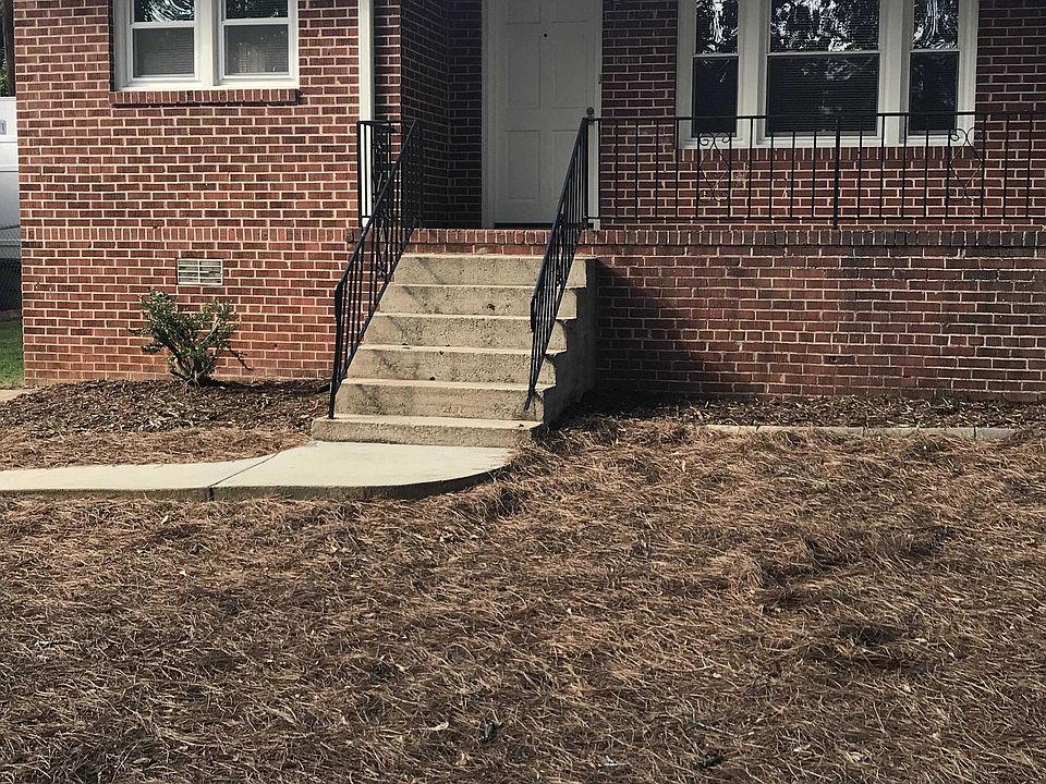 1st image of 131 W 7 Oaks Dr