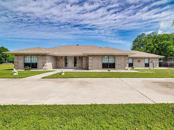 919 Oak Grove Rd E, Burleson, TX 76028