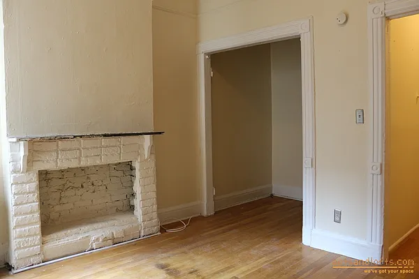 Rented by aptsandlofts.com | media 6