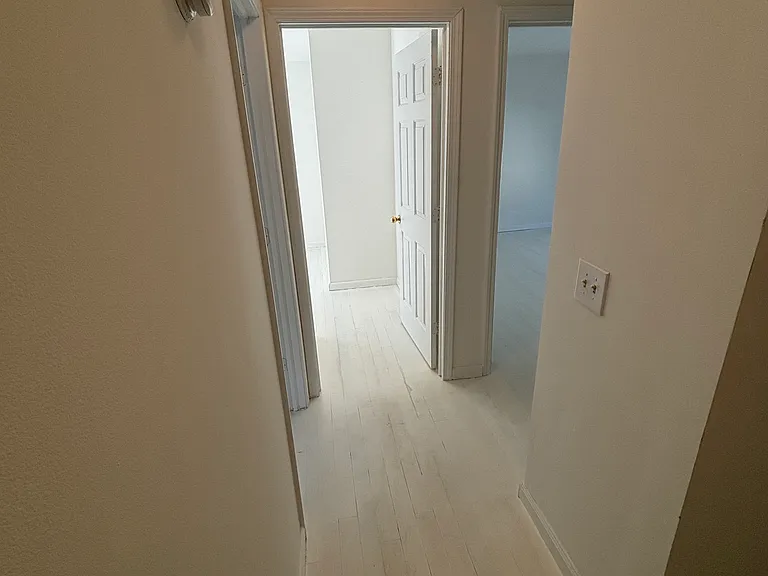 235 Keen St #1R — Photo 6