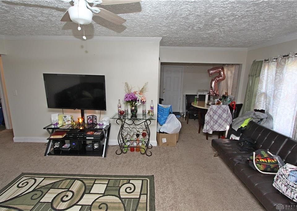 2nd image of 4700 W Hillcrest Ave