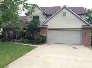 823 Deer Cliff Ct, Fort Wayne, IN