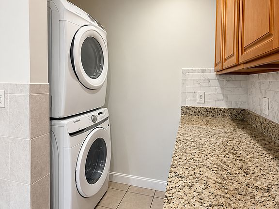 5th image of 94 Calumet St #3