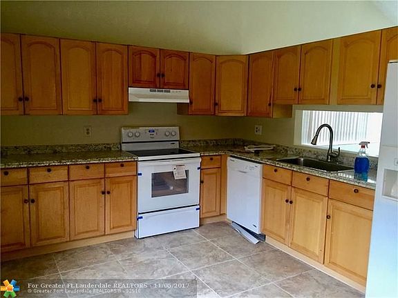 2nd image of 8852 NW 76th Pl
