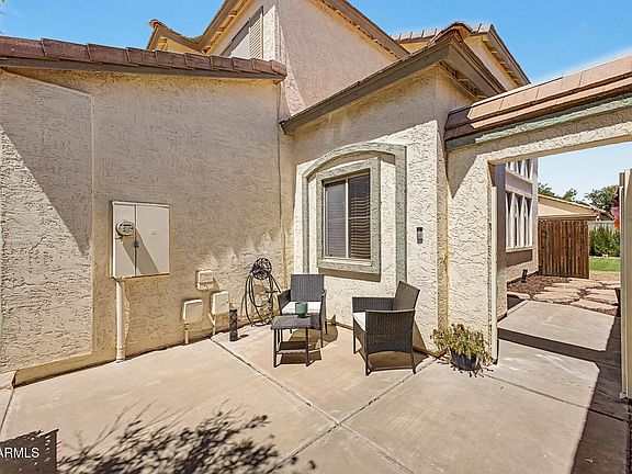 2nd image of 955 S Banning Street