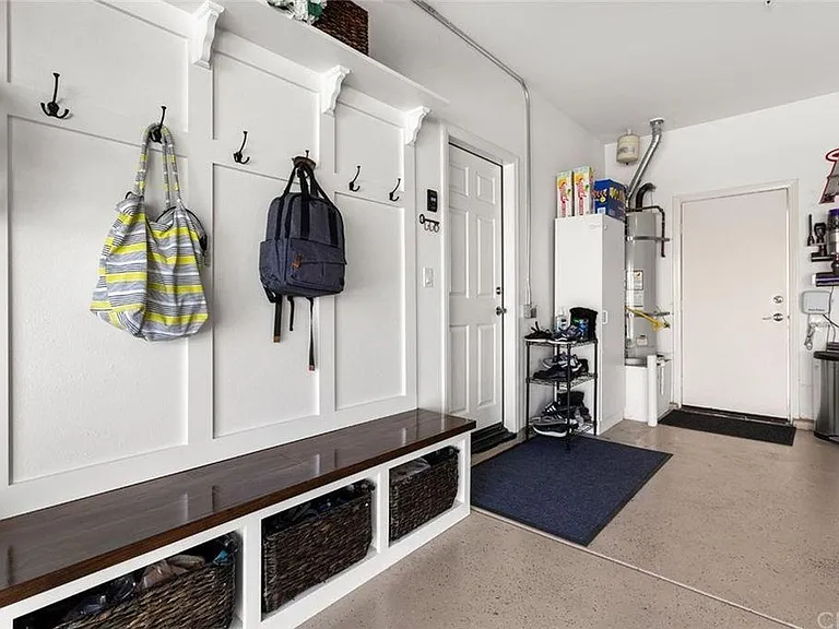 22 Fieldhouse — Photo 23