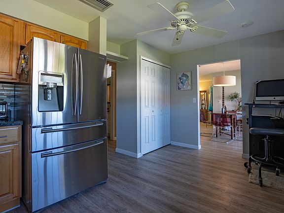 2nd image of 1023 SE 17th Pl