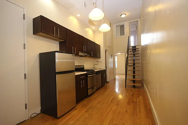 Rented by Nooklyn NYC LLC | media 3