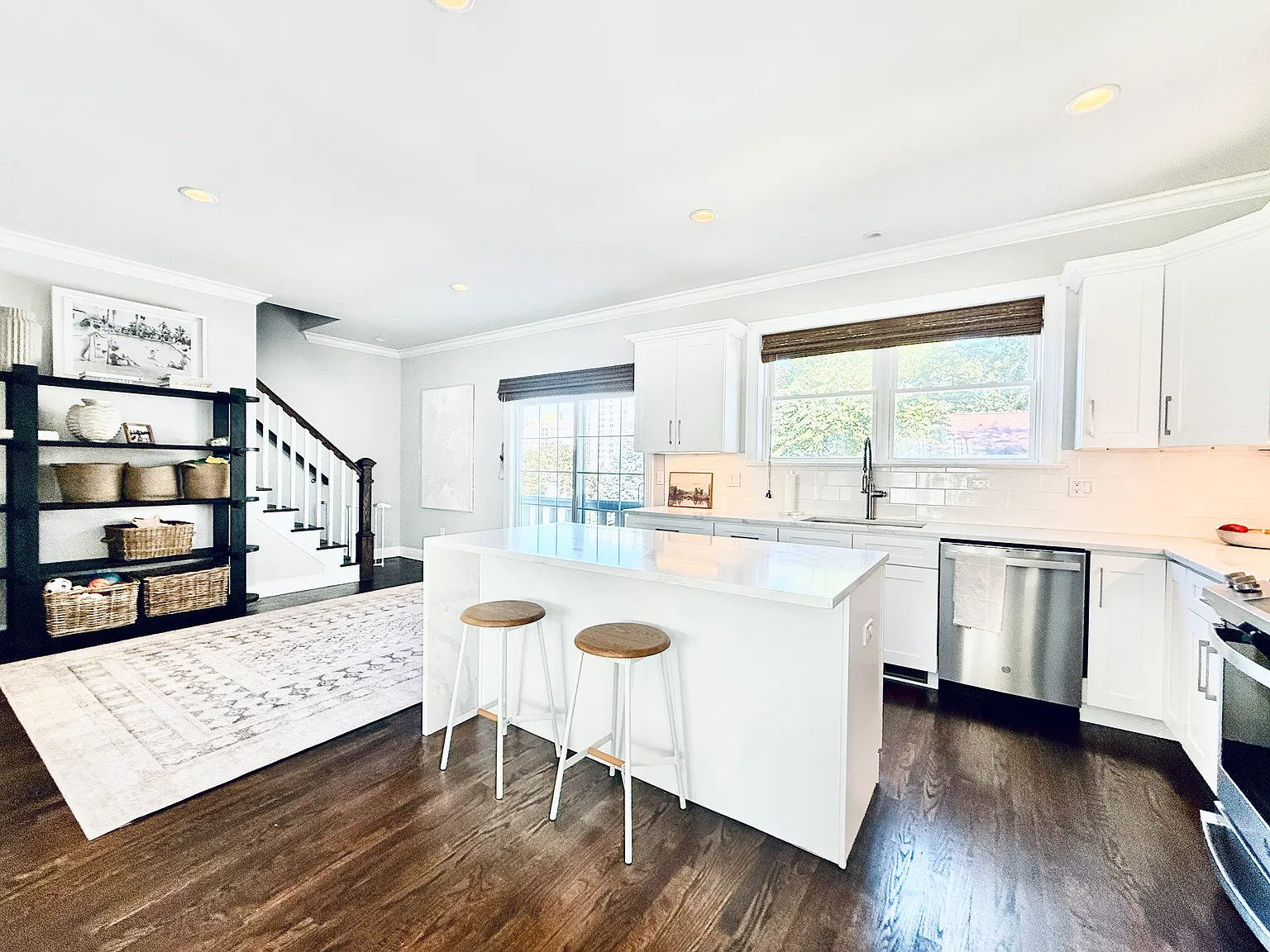 3 bed, 2.5 bath, 2165 sqft, $5,500 — Photo 3