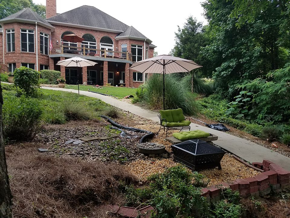 2nd image of 536 Mustang Dr