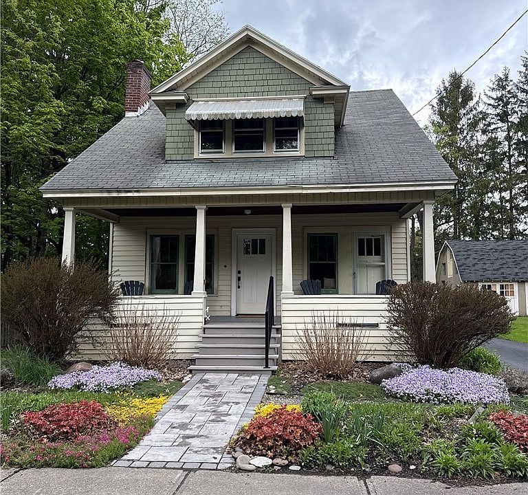 1st image of 803 Oakwood St