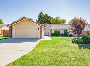 2620 Royal Palm Ave, West Richland, WA