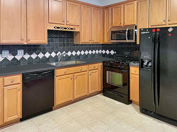 2nd image of 404 Quinton Oaks Cir