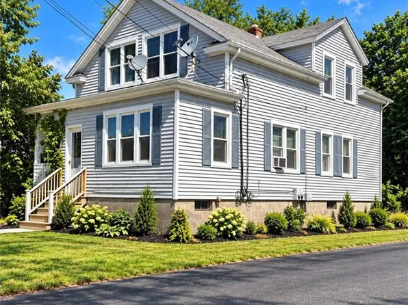 110 Merrill St, East Providence, RI 02914