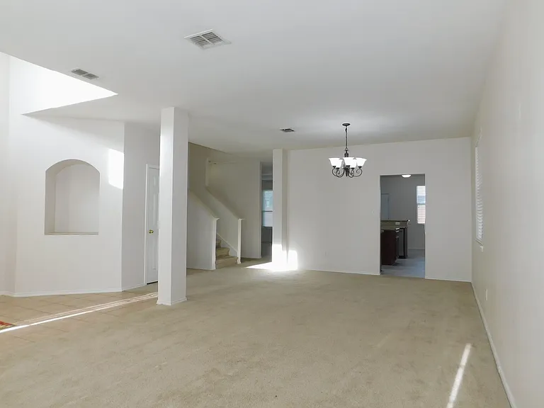 2701 Clark Dr — Photo 7