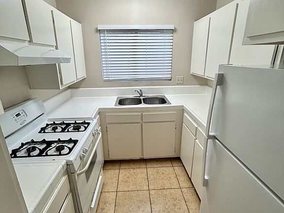 5th image of 4328 48th St APT 5