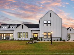 5927 N Meadows Ridge Rd, Owasso, OK 74055