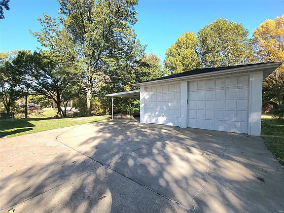 3rd image of 1333 Lee Dr