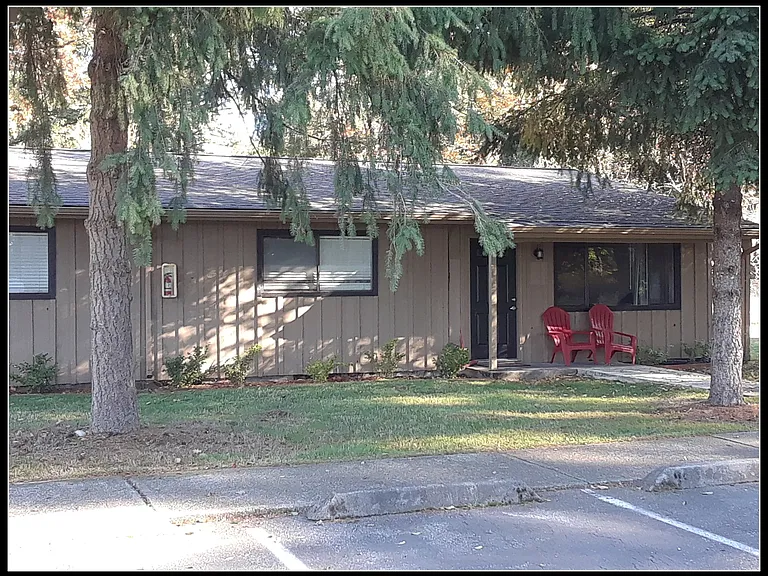 Rainier Terrace — Photo 1