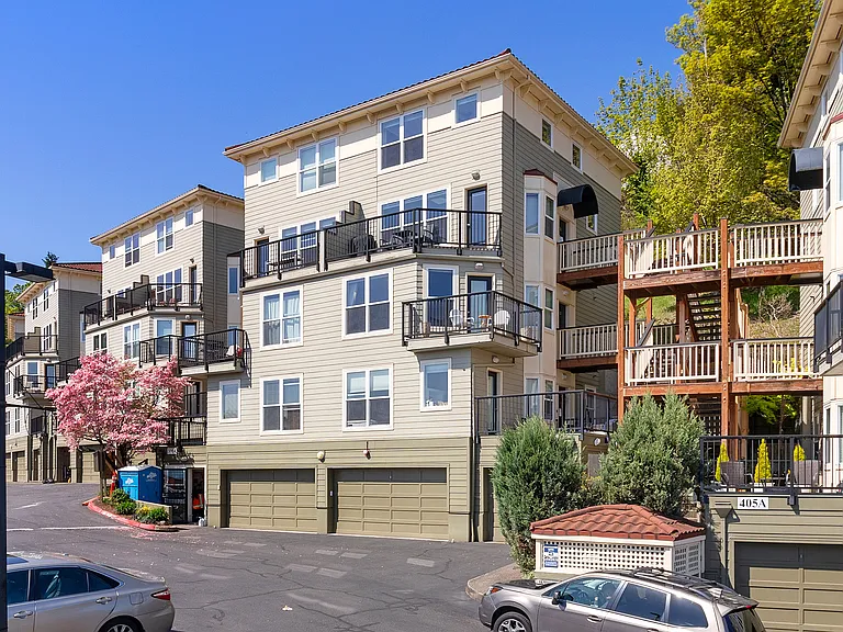 335 NW Uptown Ter #2B — Photo 13