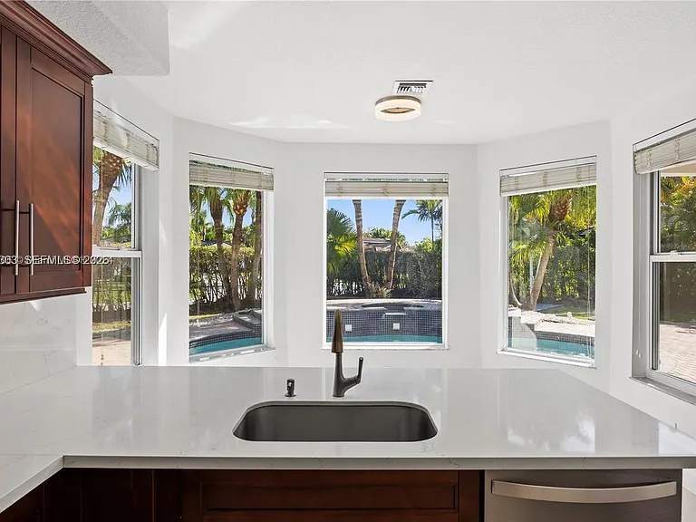 16449 SW 84th Pl — Photo 24