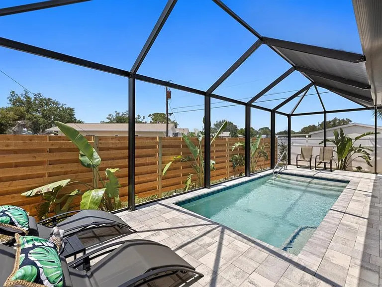 1190 Euclid Rd — Photo 10