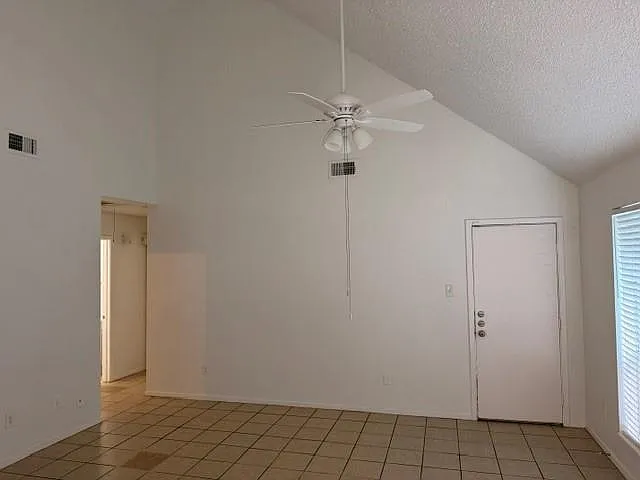 3 bed, 2.0 bath, 1180 sqft, $1,850 — Photo 3