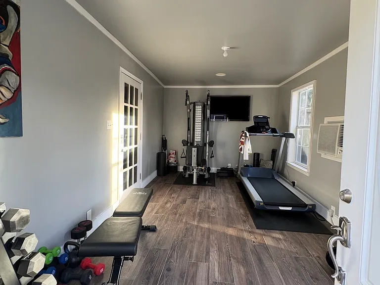 5726 Mercedes Ave — Photo 19