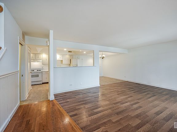 4th image of 2070 Country Club Dr #1