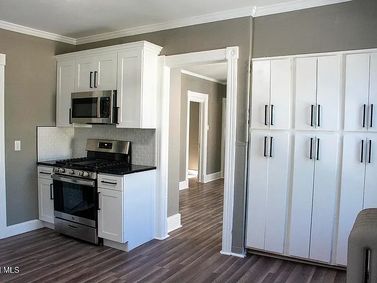 2032 Euclid Ave — Photo 14