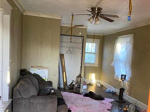 3rd image of 4541 Agnes Ave