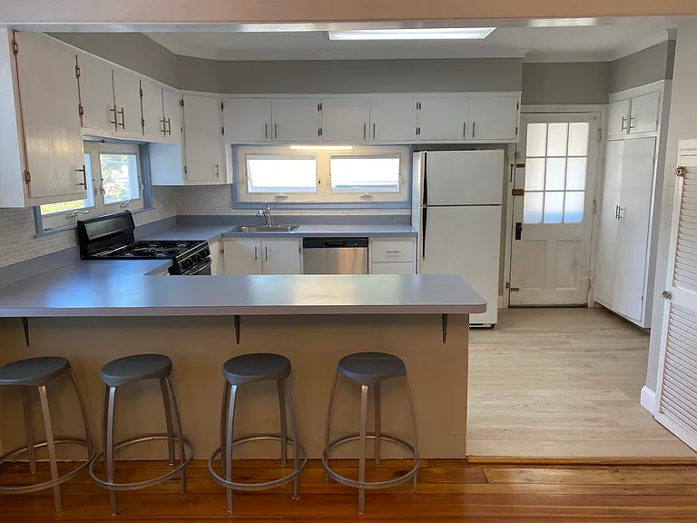 60 Washington St #1 — Photo 4