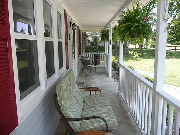 3rd image of 2191 Greenlawn Dr