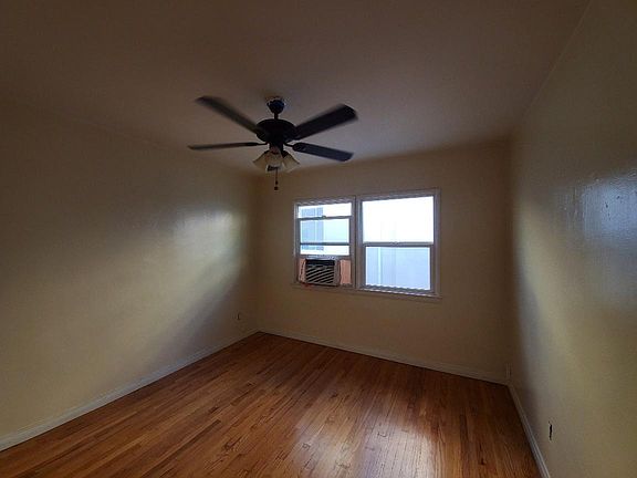3rd image of 14560 Dickens St #1/4