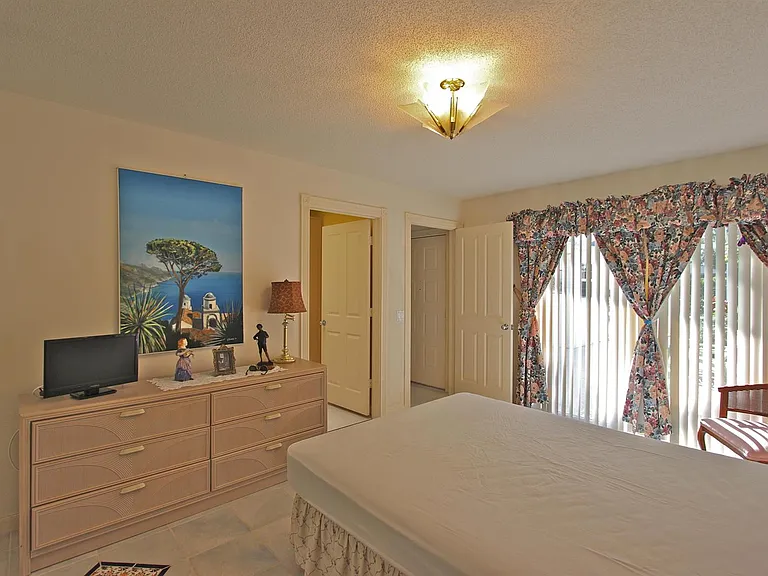 10201 Chapman Oak Ct — Photo 12